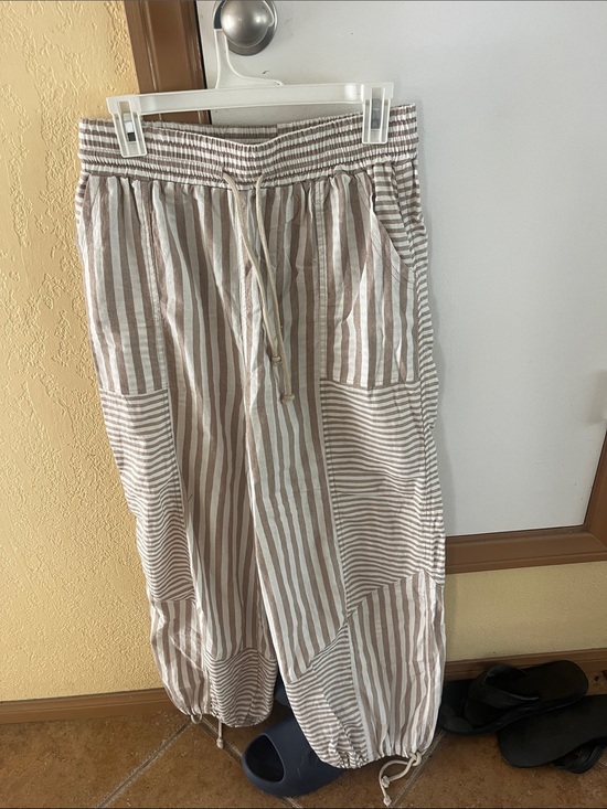 Promesa Pants - Promesa Beige and White Striped Drawstring Joggers